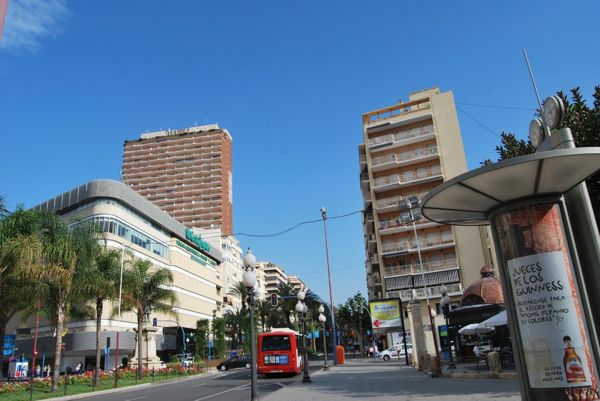 Estudiotel Alicante Bagian luar foto